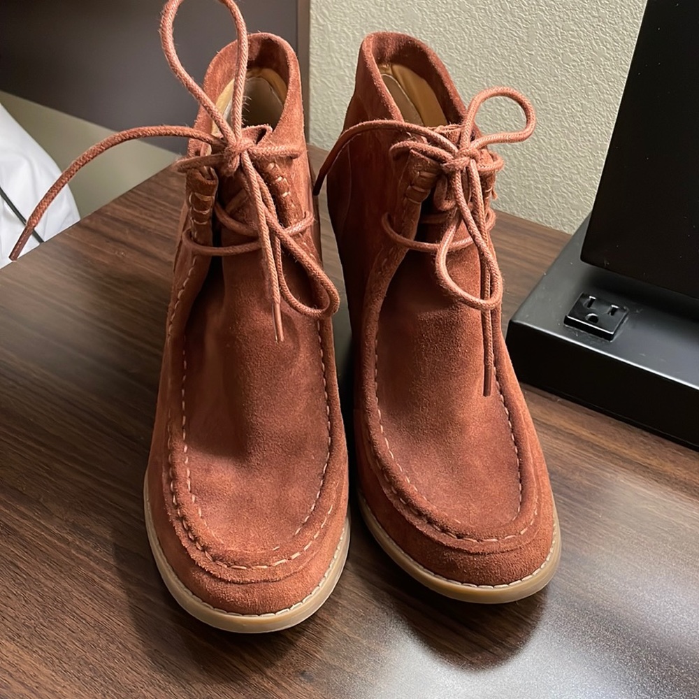 Like new! Lucky Brand moccasin, wedge booties.